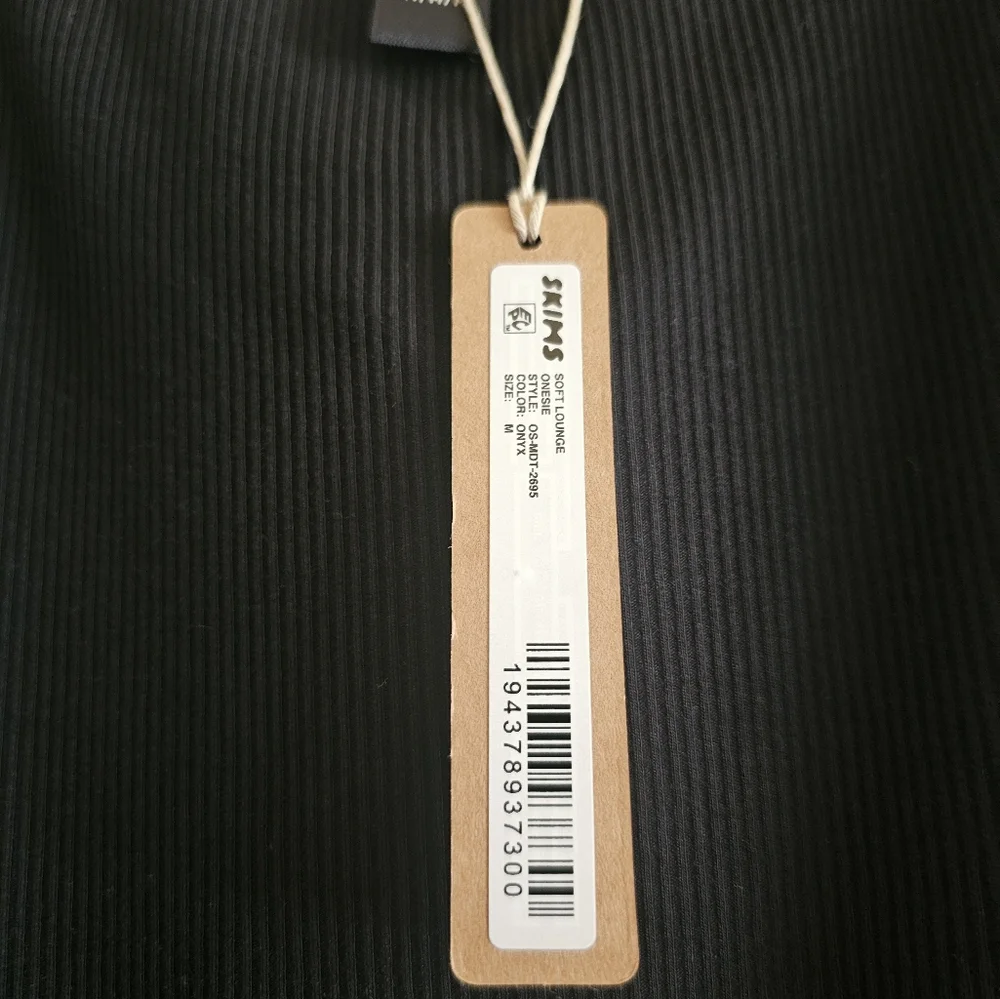 SKIMS Onsie - Picture 3 of 5